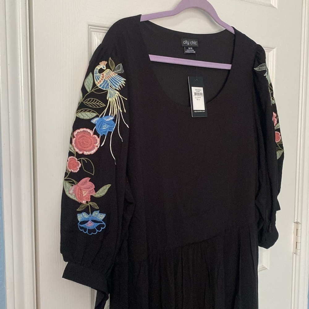 Black Dress with Floral Embroidery Size M 18 - Picture 4 of 6